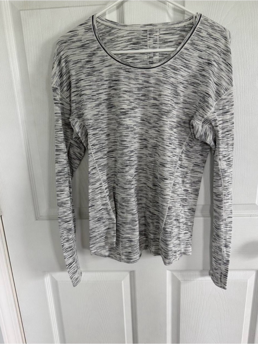 Lululemon Meant To Move Long Sleeve Top 6 Black White Running Thumb Holes